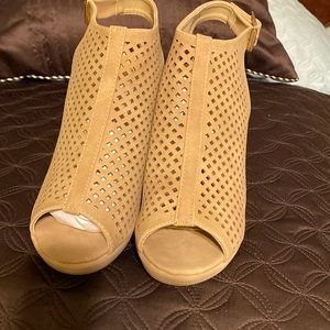 Top Moda tan suede laser cut sandal wore once